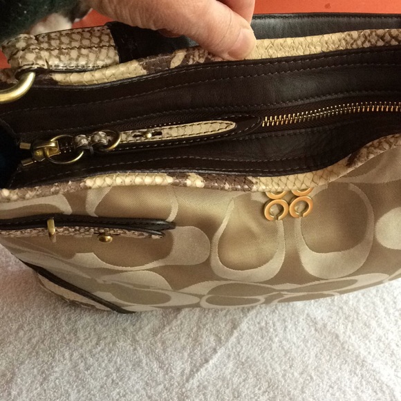 Coach Hobo Bag - Picture 10 of 16